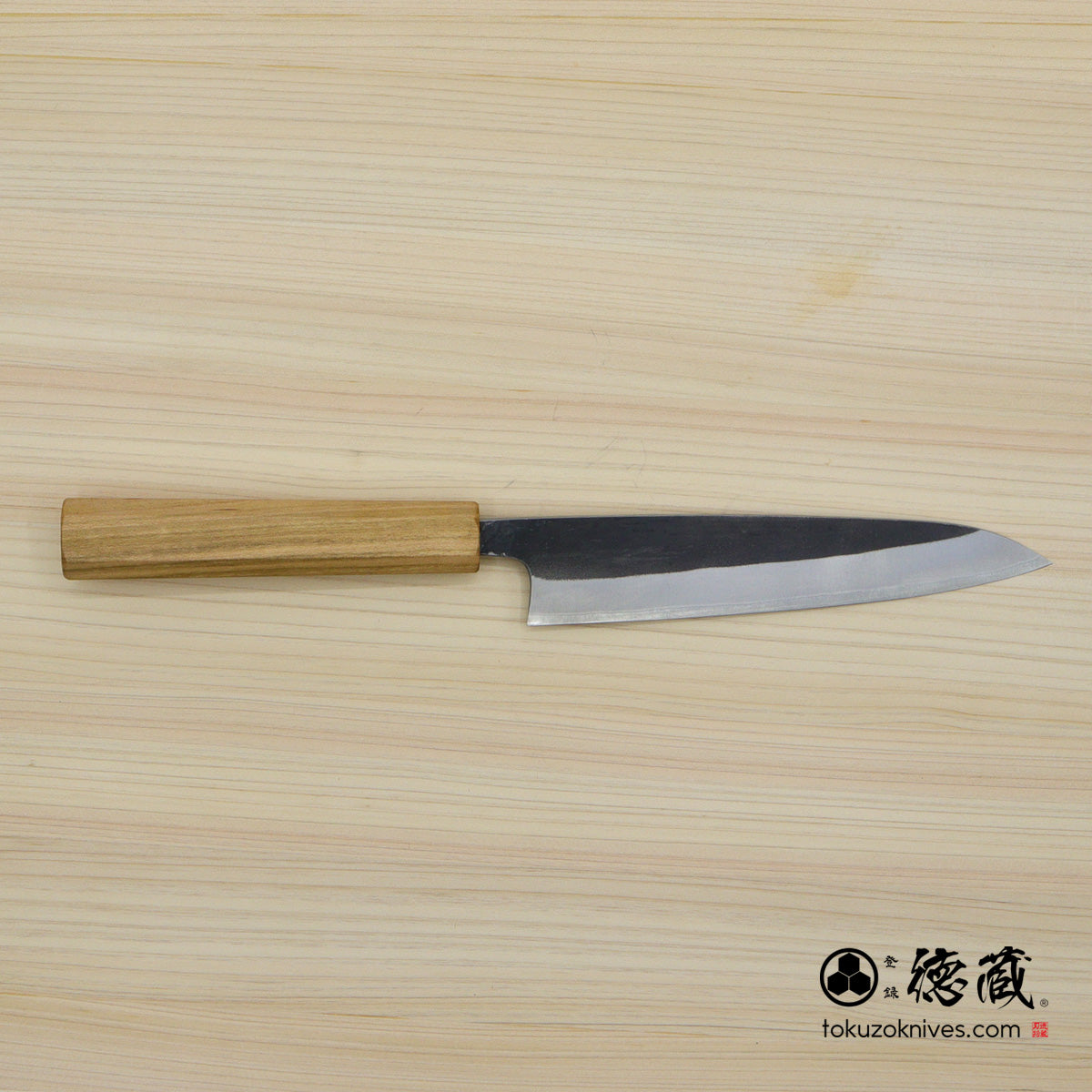 白二 黒打仕上げ ペティナイフ サクラ八角柄 – 徳蔵刃物 TOKUZO KNIVES