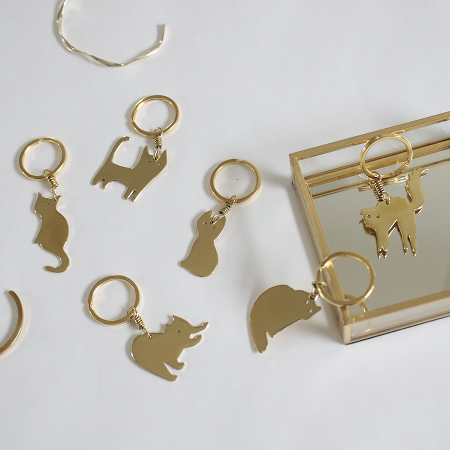 楽天市場】色んなねこポーズ 真鍮キーホルダー【kura】 : 保護猫カフェ