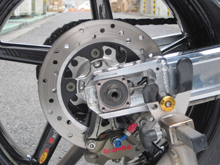 ゼファー400(C型)リアブレーキキャリパー(2pot)バリオスにも 楽天市場