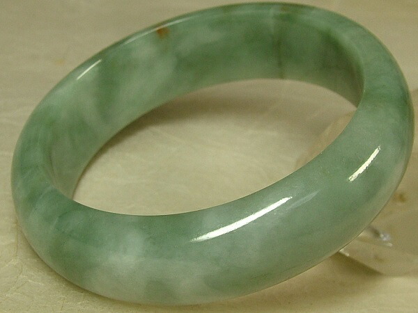 楽天市場】□龍香堂□☆A貨ミャンマー翡翠（ひすい）バングル（内直径