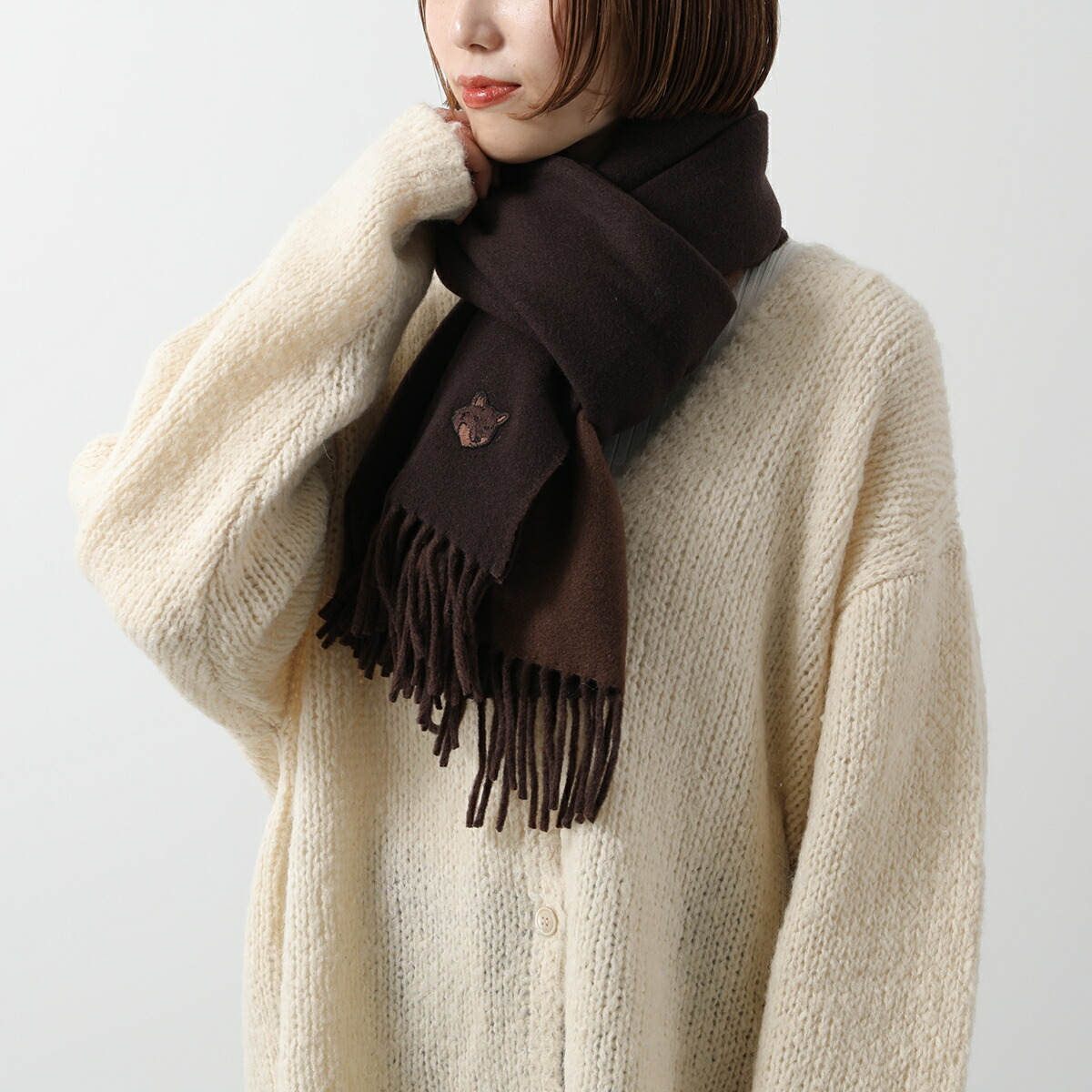 楽天市場】MAISON KITSUNE メゾンキツネ マフラー NM06201 WA0018