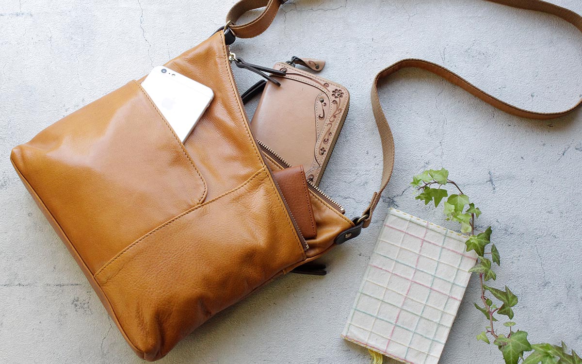 楽天市場】ショルダーバッグ スクエア型 box21 ボックス21 ケアリー