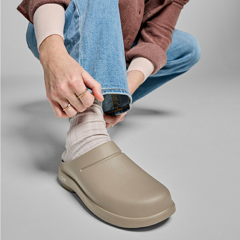 楽天市場】ウーフォス/OOFOS OOcloog（ウークルッグ）カバリーサンダル