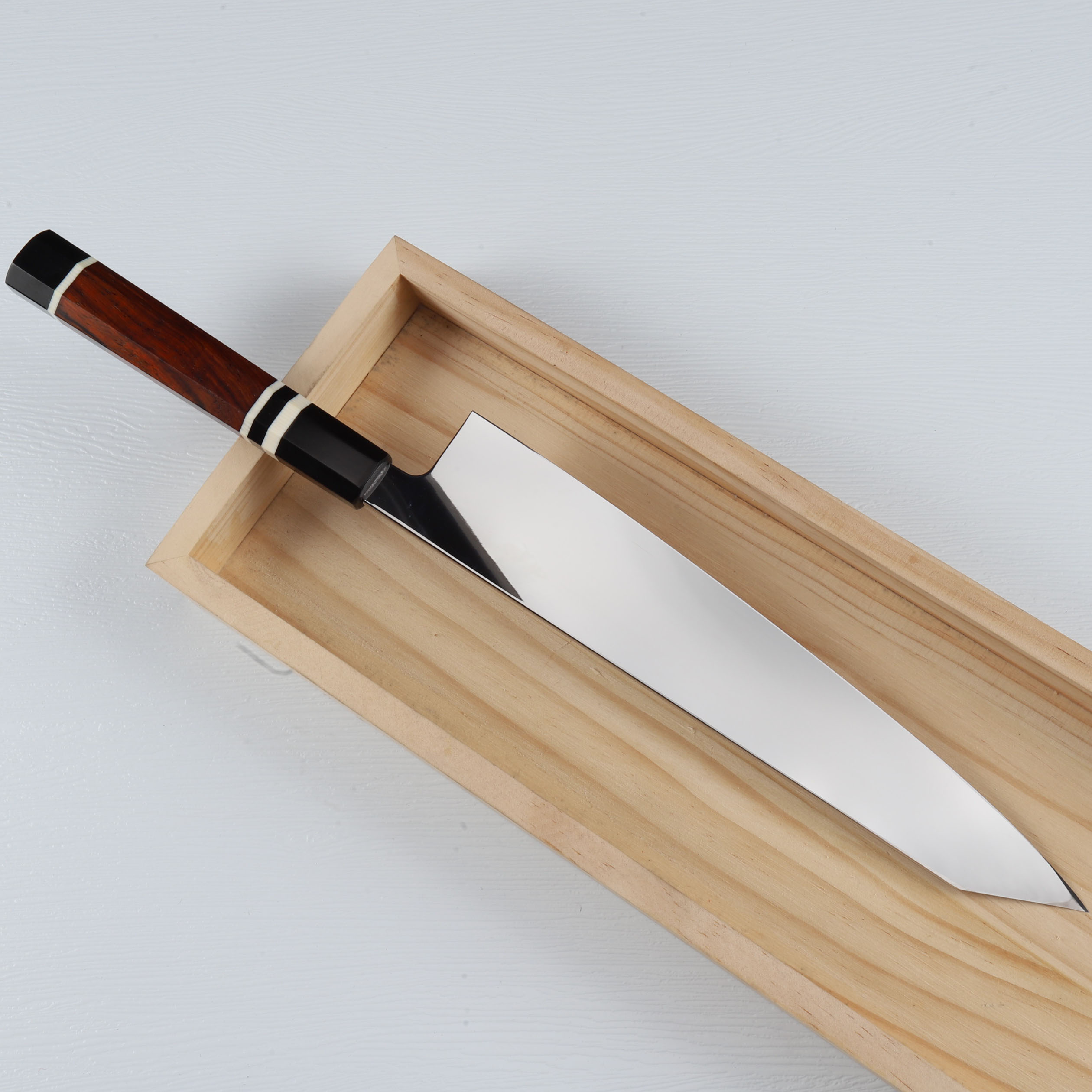 楽天市場】勘所型牛刀 9寸（刃渡り270mm） ウルトラ鏡面仕上げ 和包丁