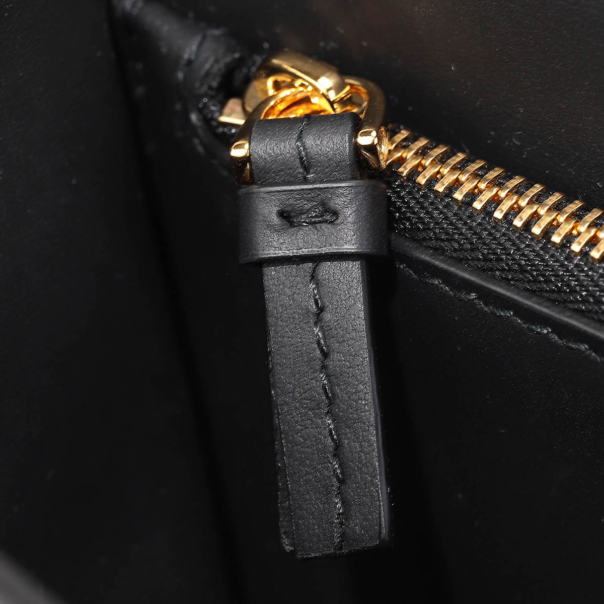 楽天市場】フェラガモ ショルダーバッグ FERRAGAMO ヴァラ リボン