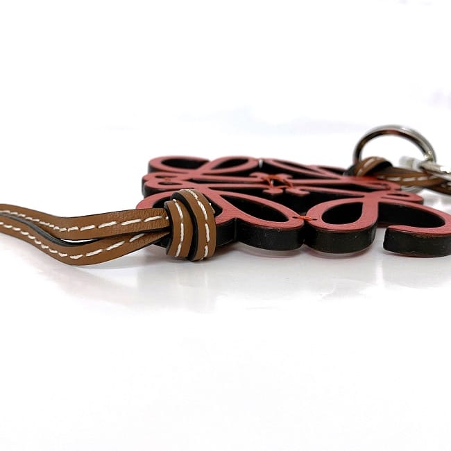 楽天市場】【送料無料】 ロエベ チャーム レッド ブラウン アナグラム