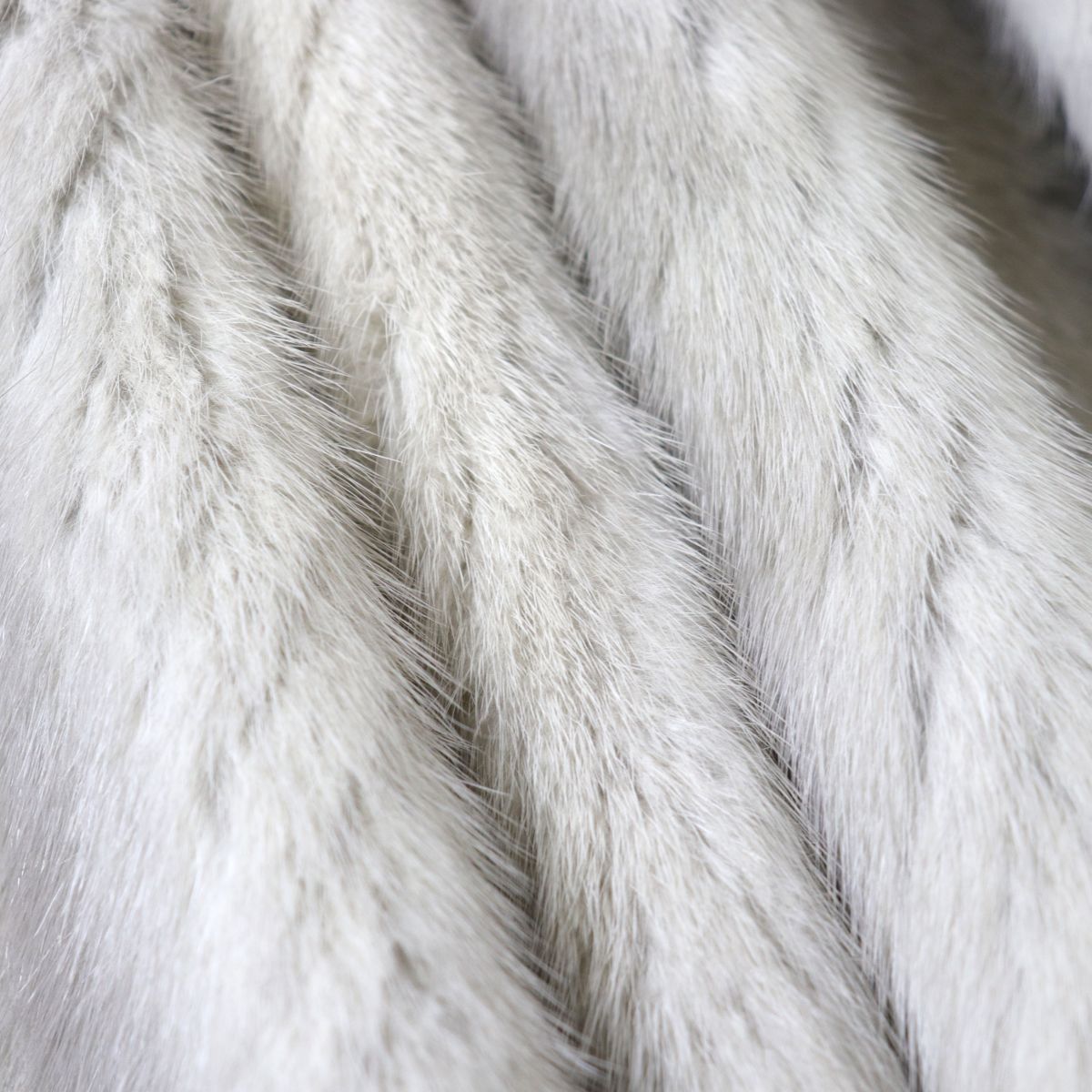 楽天市場】人気☆MINK サファイアミンク 本毛皮コート ライトグレー 9