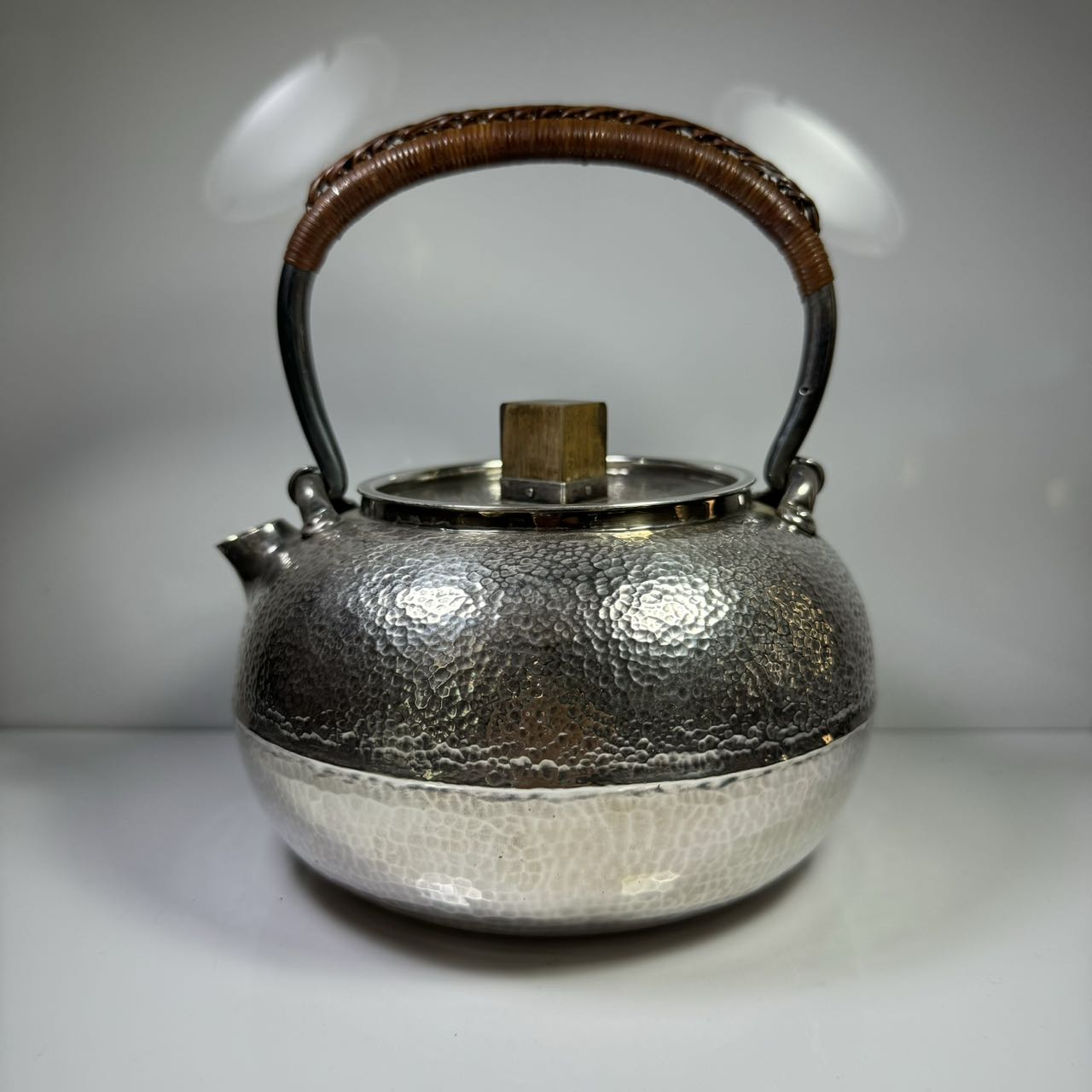 楽天市場】純銀細工 一東斎造 手作り 木摘蓋 古美術品銀瓶 湯沸 貴石