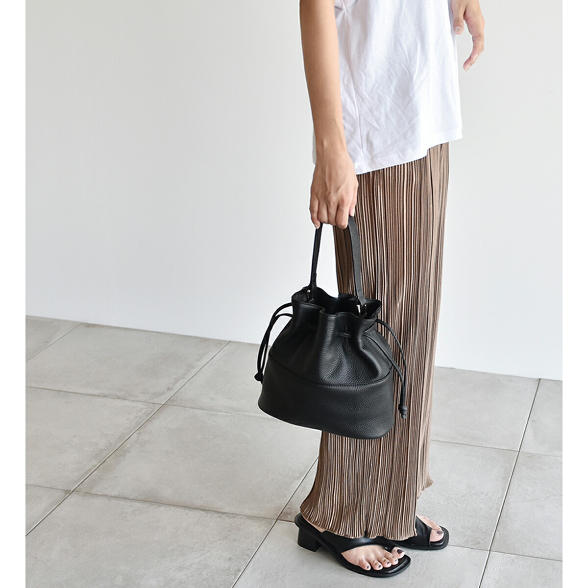 楽天市場】本革 2WAY 巾着 バッグ レディース ショルダーバッグ 斜め