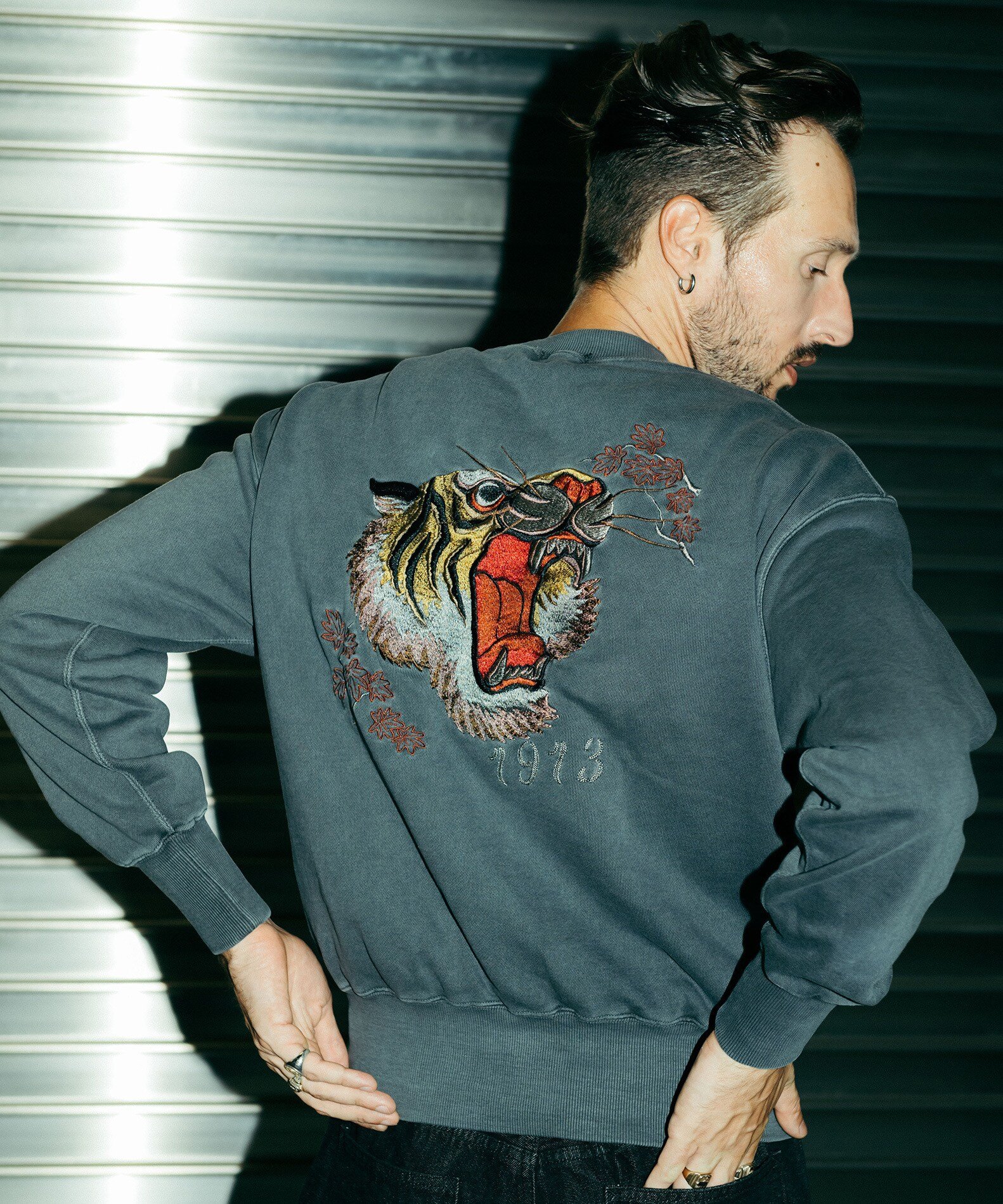 Schott｜SOUVENIR CREW SWEAT/スーベニア クルースウエット 顔虎