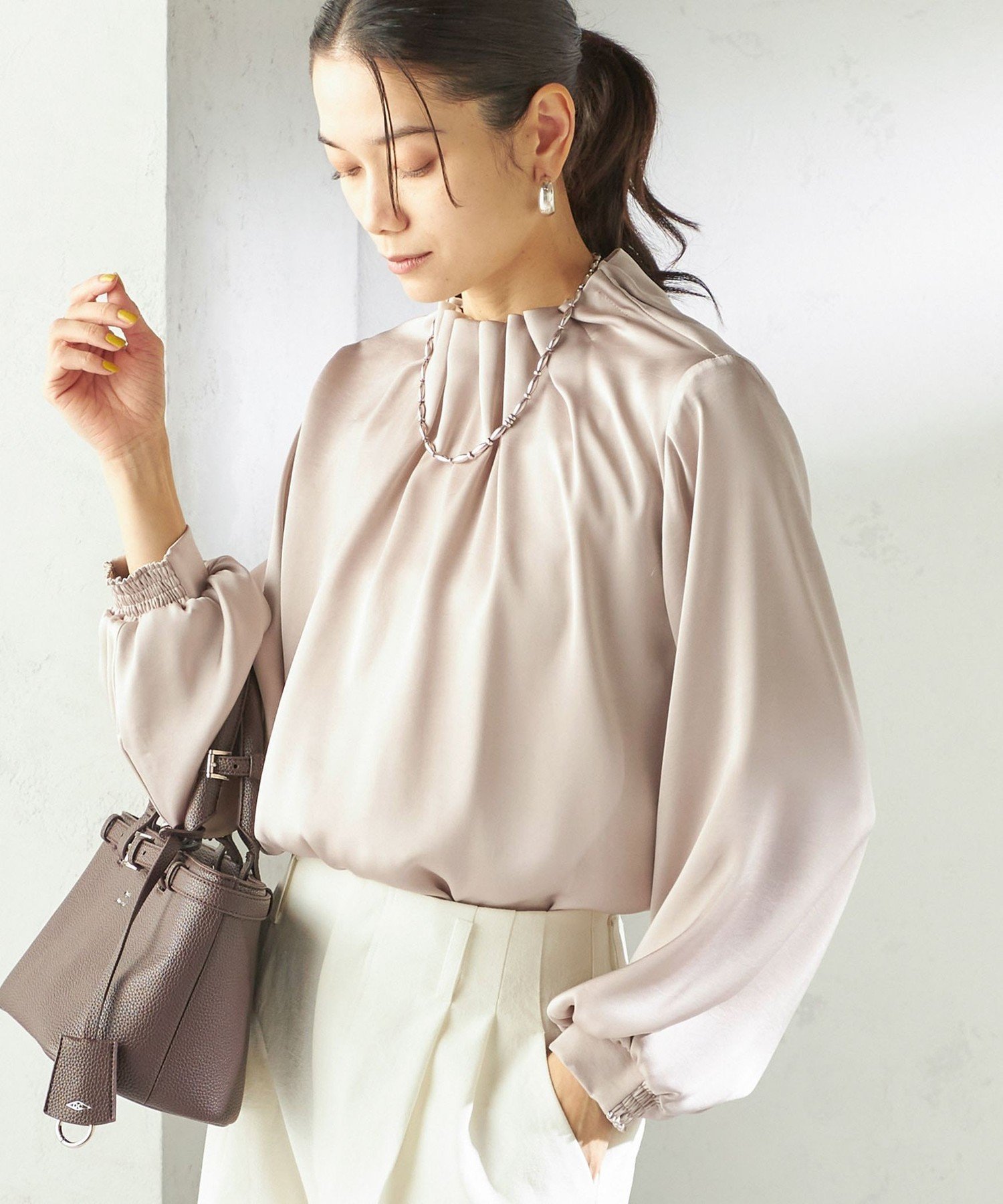 SHIPS ヴィンテージ サテン ネック ギャザー ブラウス SHIPS｜《一部追加予約》【一部WEB限定】<手洗い可能>ヴィンテージ