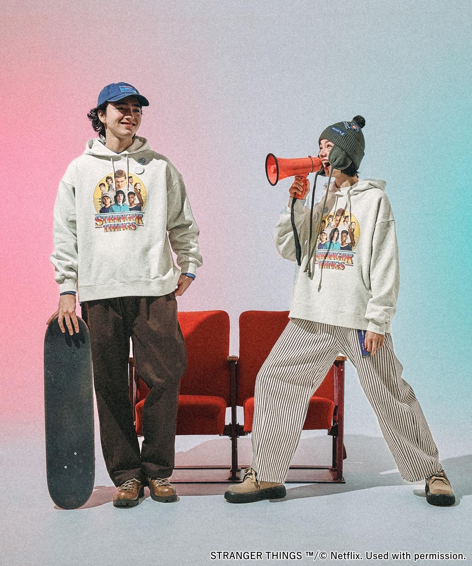 niko and ｜【STRANGER THINGS】コラボ 缶バッチ付きパーカー