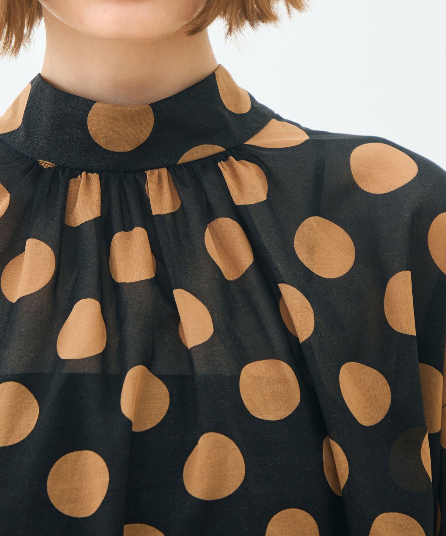 TOMORROWLAND｜イヴェールドットプリント バックリボンブラウス