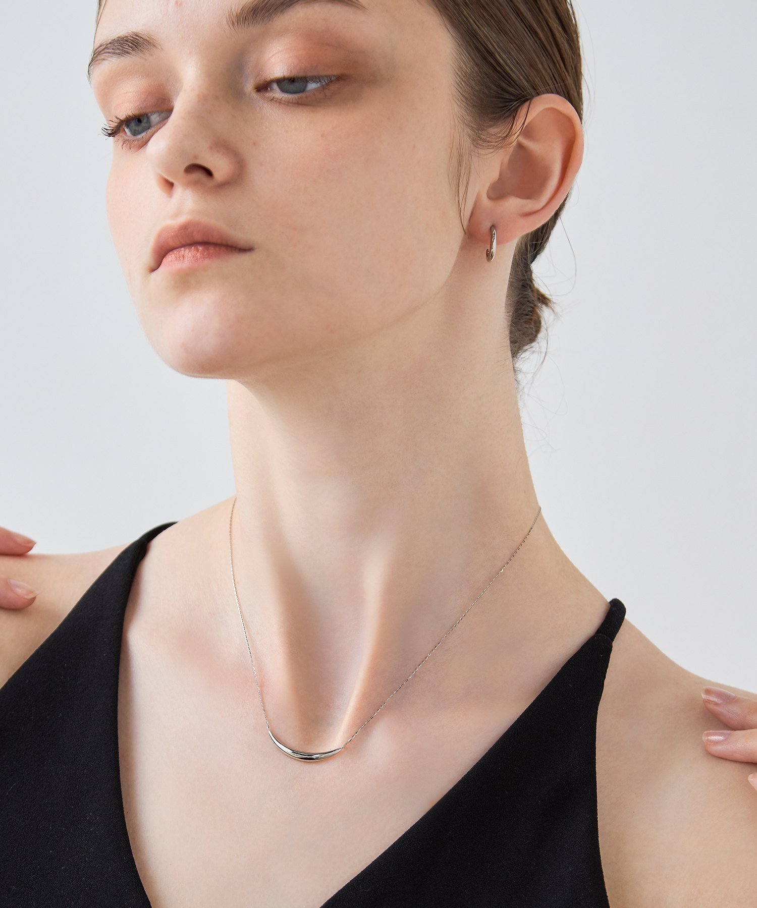 ete｜[ONLINE Limited] クレセントムーン ネックレス | Rakuten