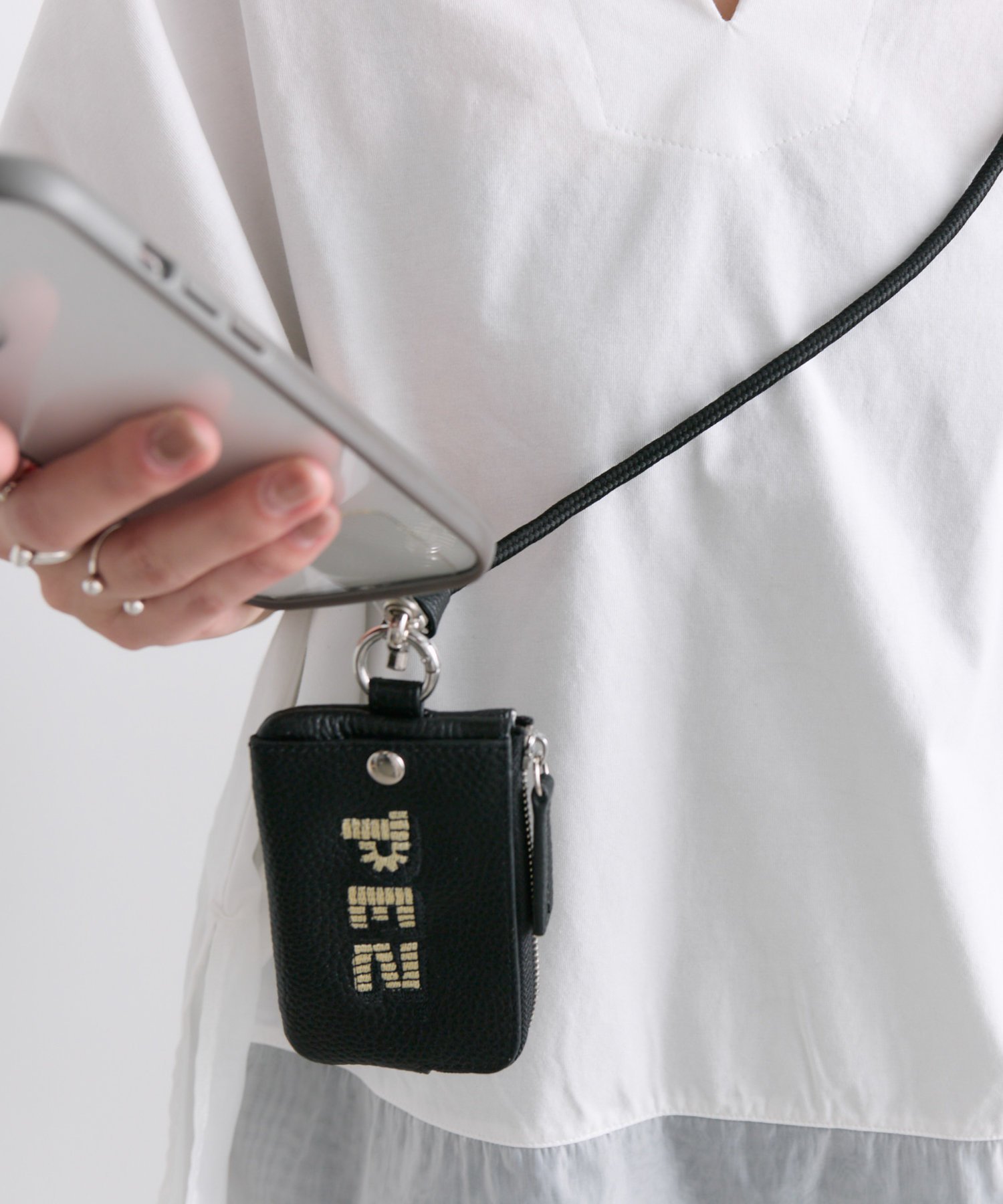 ear PAPILLONNER｜【PEZ(ペッツ) ×ear】WEB限定追加/牛革モバイル