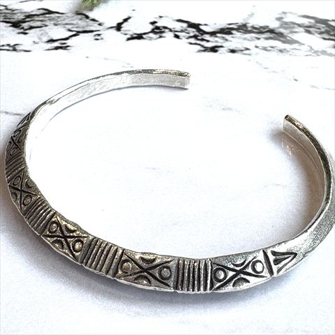 楽天市場】【送料無料】カレンシルバー カレン族バングル シルバー925
