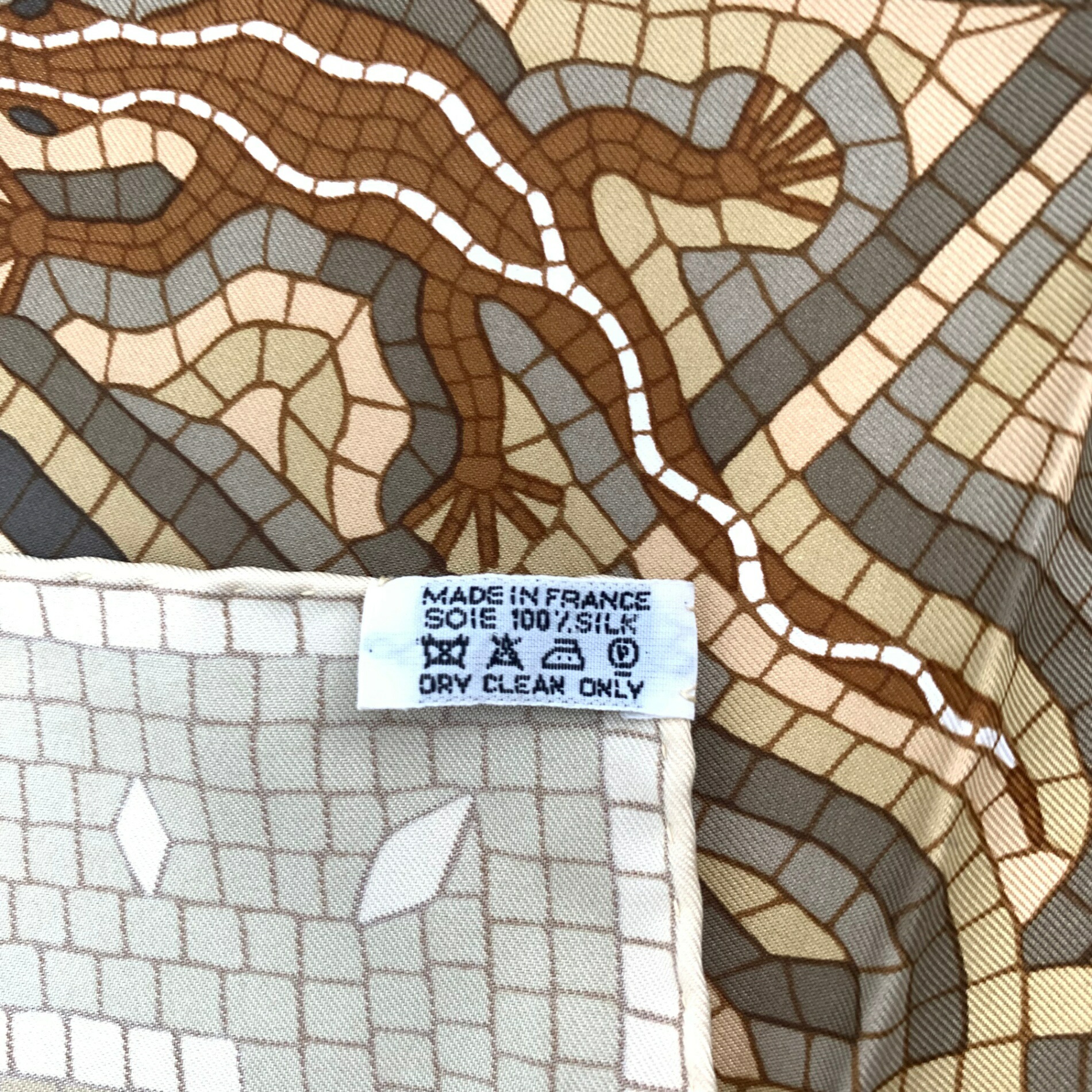 楽天市場】極美品 HERMES エルメス カレ90 CAVE FELEM 猫に注意