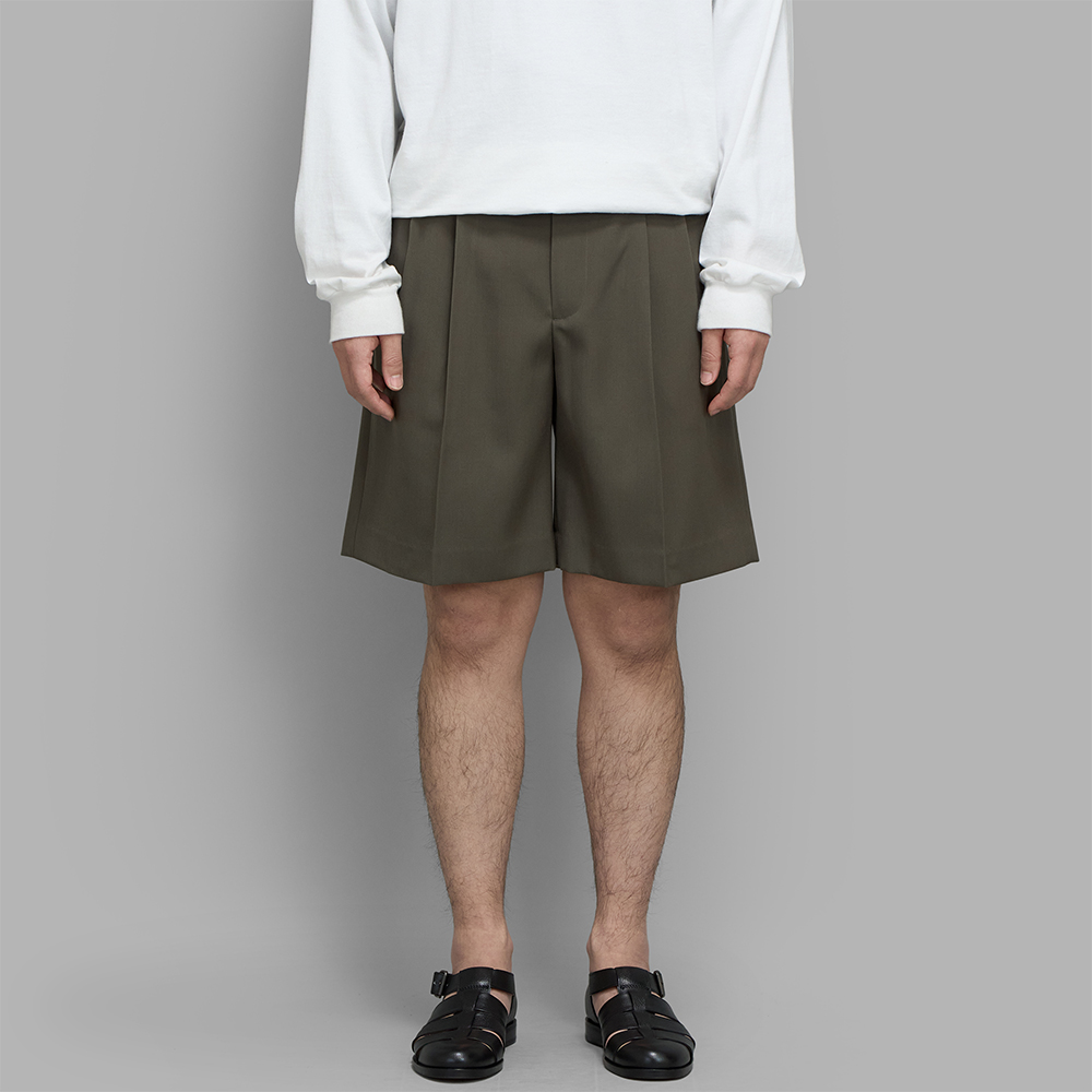 AURALEE / Light Wool Max Gabardine Shorts (Dark Olive Drown) | twelve