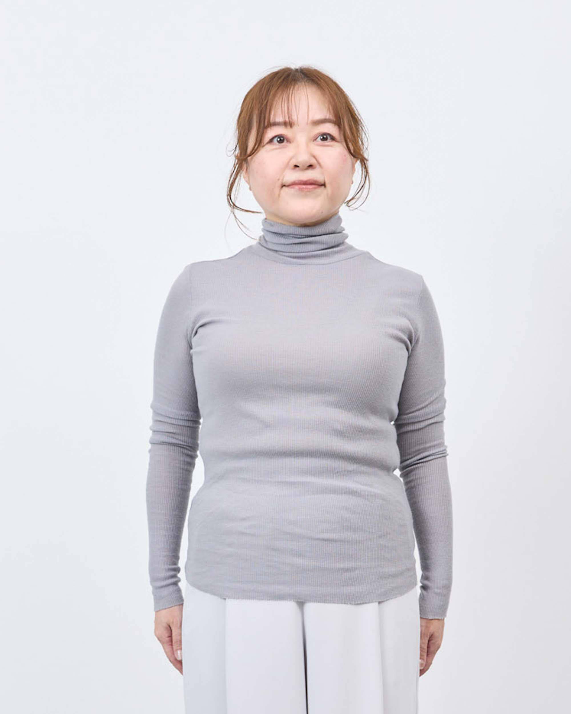 カシミヤ混タートルネックカットソー着用レビュー