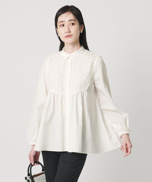 コンビ ギャザー ブラウス