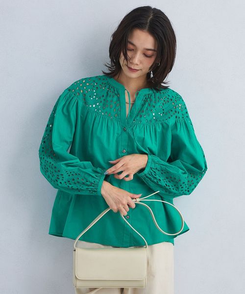 カットワーク ギャザー ブラウス