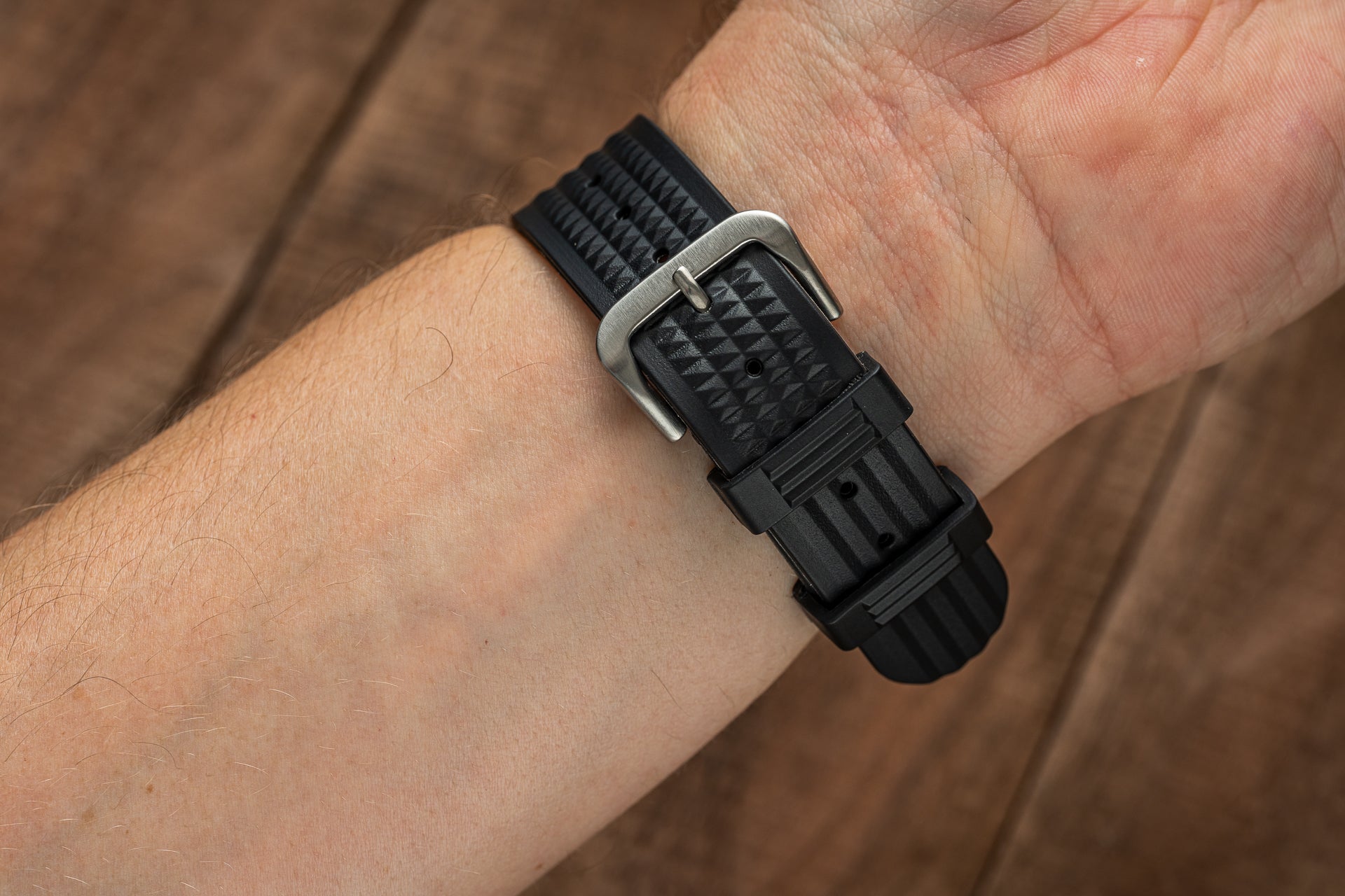 Black Rubber Waffle Strap (19/20/22mm) – Uncle Straps