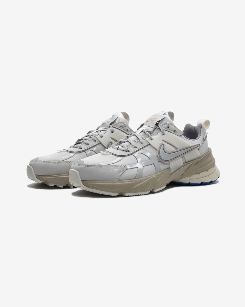 NIKE WMNS V2K RUN GTX – UNDEFEATED JAPAN