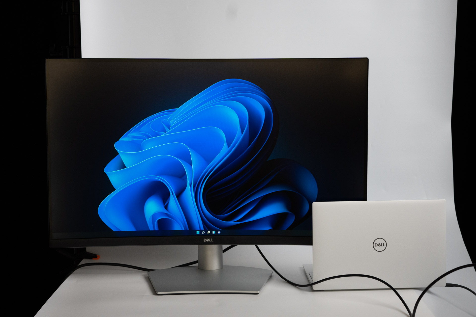 DELL S3221QS レビュー 31.5型の4Kモニター | うっしーならいふ