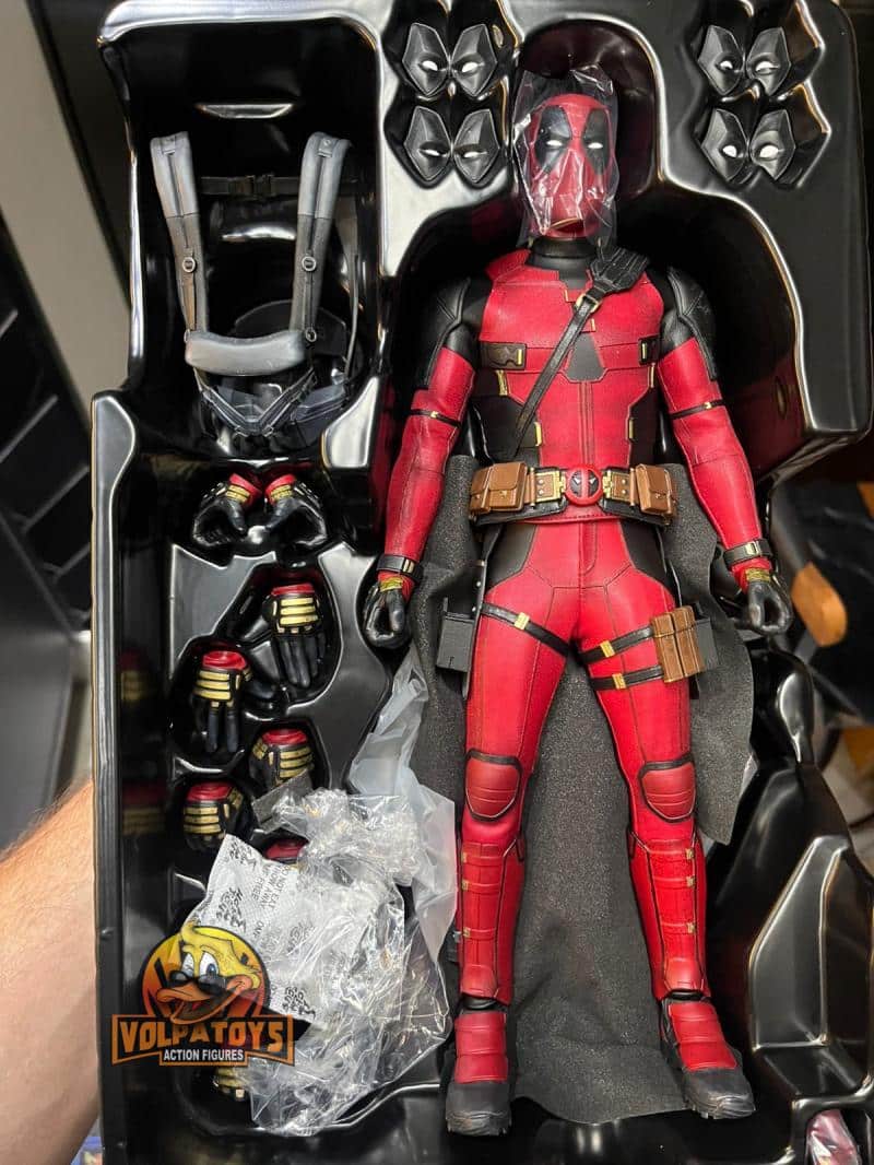 Deadpool Vs Wolverine Hot Toys MMS746