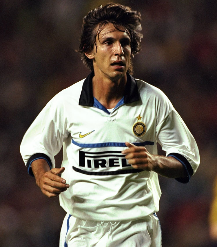 90年代インテル、「忘れないデザイン」のユニフォーム6着（Qoly）