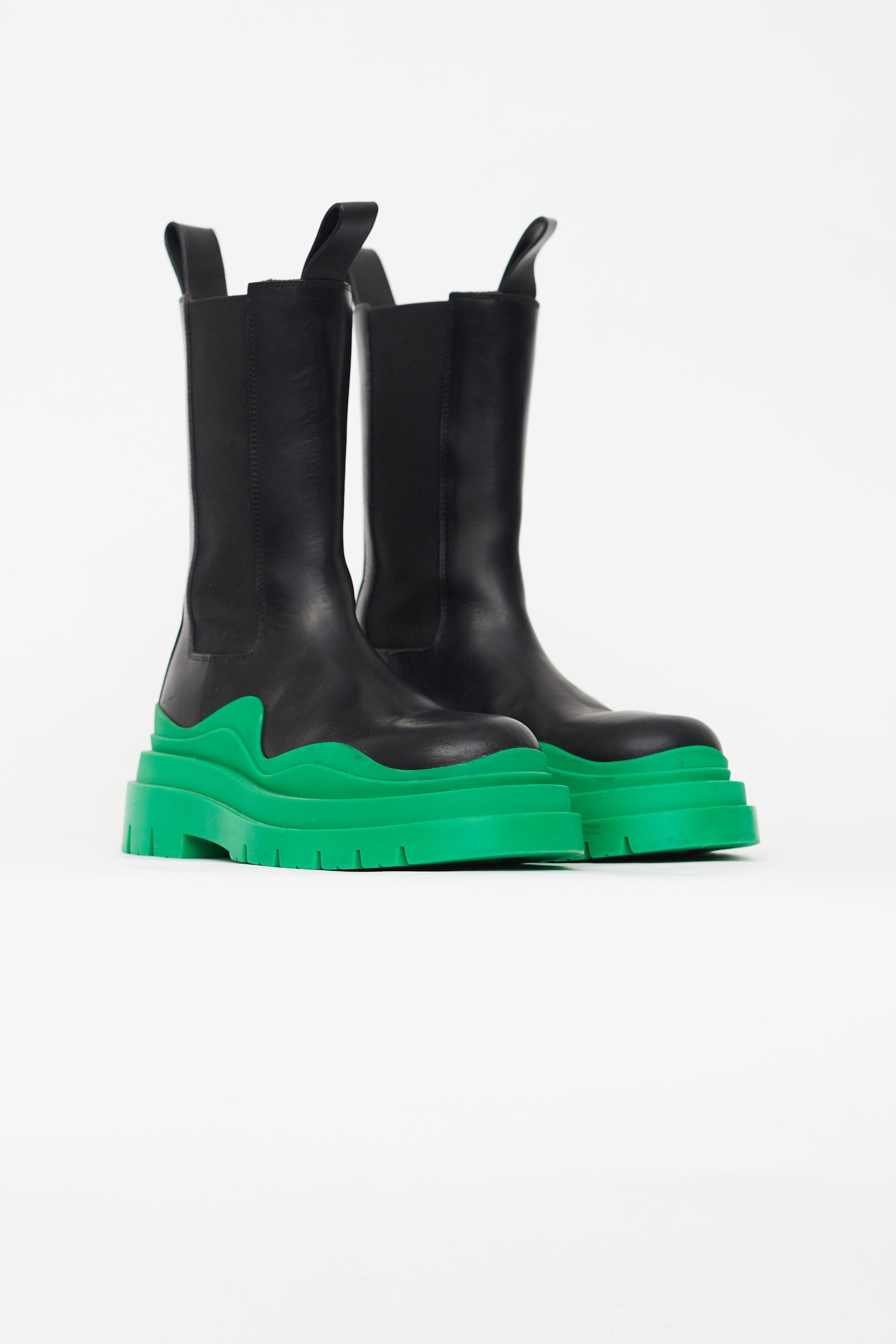 Bottega Veneta // Black & Green Tire Boot – VSP Consignment