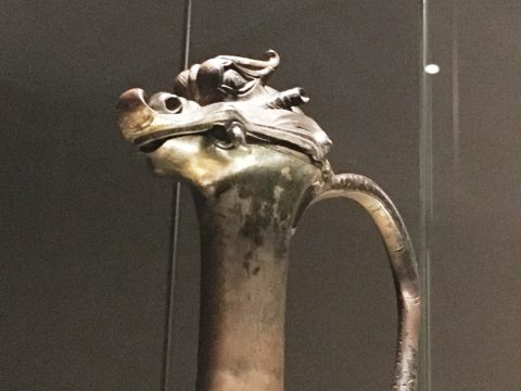 国宝-工芸｜金銀鍍龍首水瓶［東京国立博物館］ | WANDER 国宝