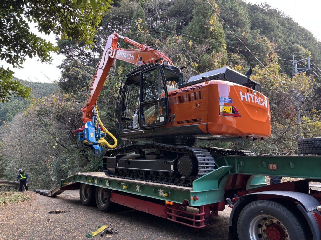 日立建機 ZX160LC-7 林業仕様機 2台を納車しました | 渡辺重機