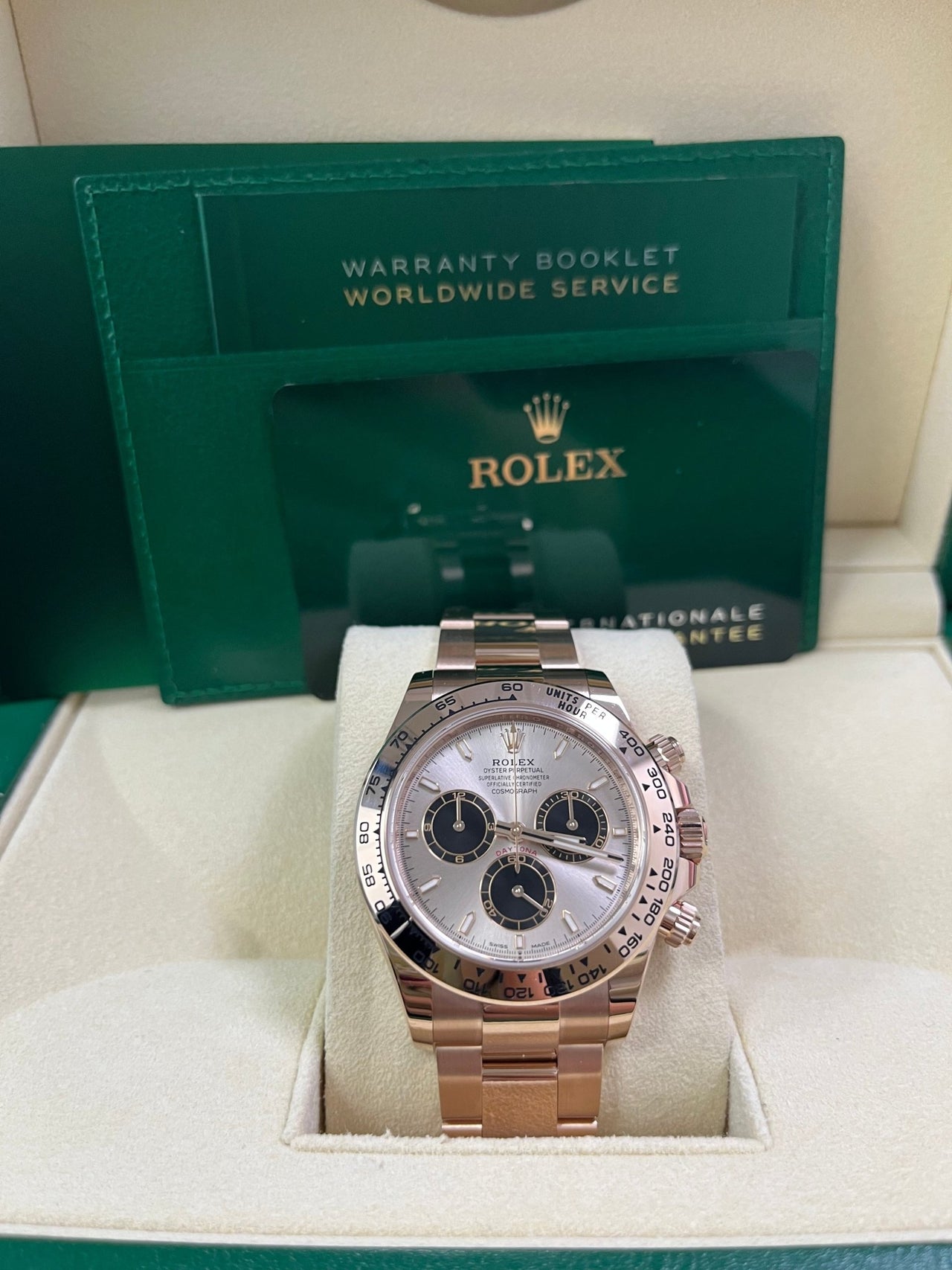 Rolex Daytona Sundust And Black Index Dial Oyster Bracelet 126505