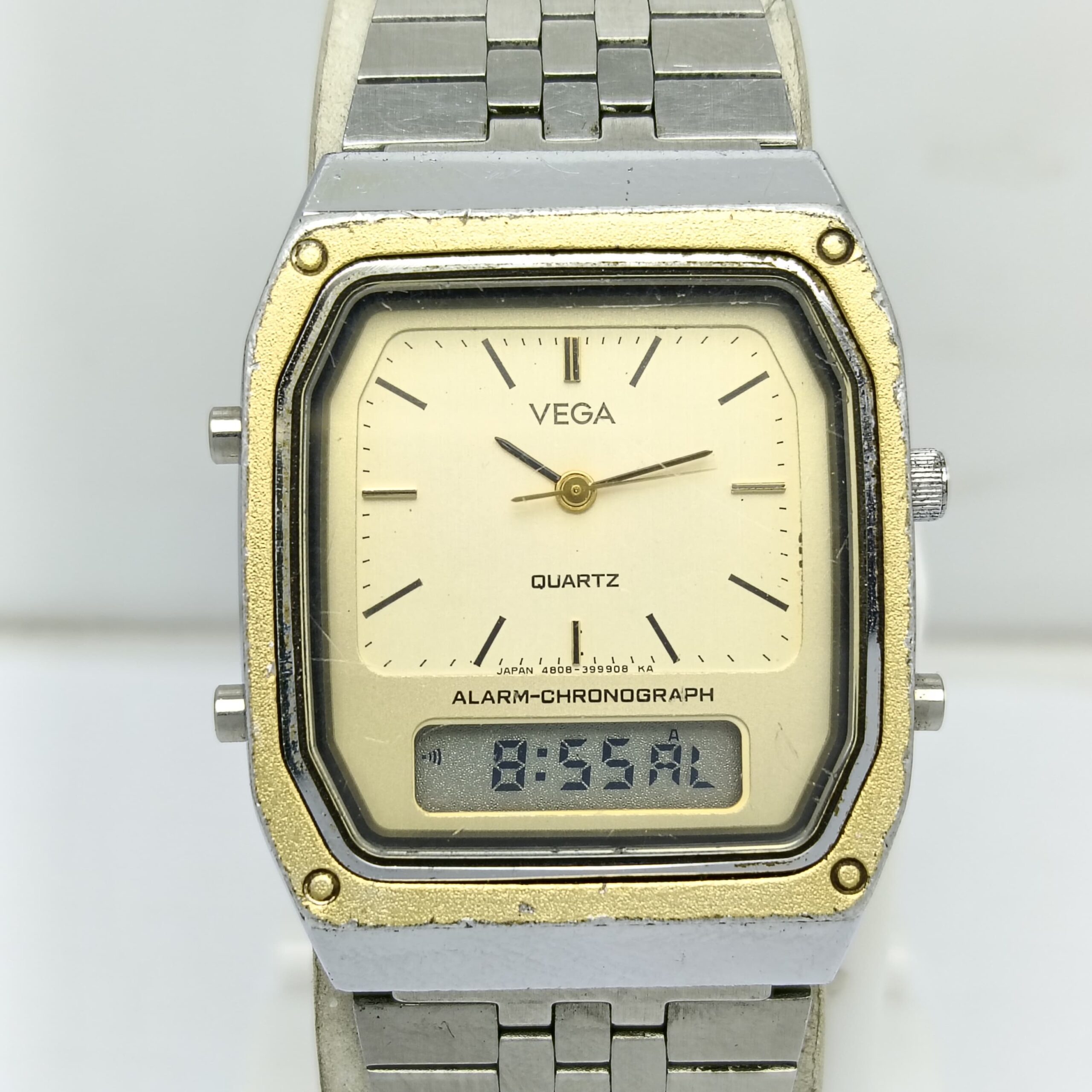 Citizen Vega 4808-396626 Ana Digi Alarm Chronograph Quartz Vintage