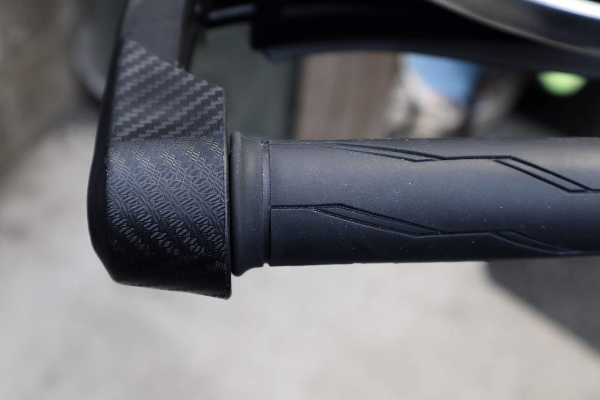 MT-09(RN69J) ナックルガードの取付2