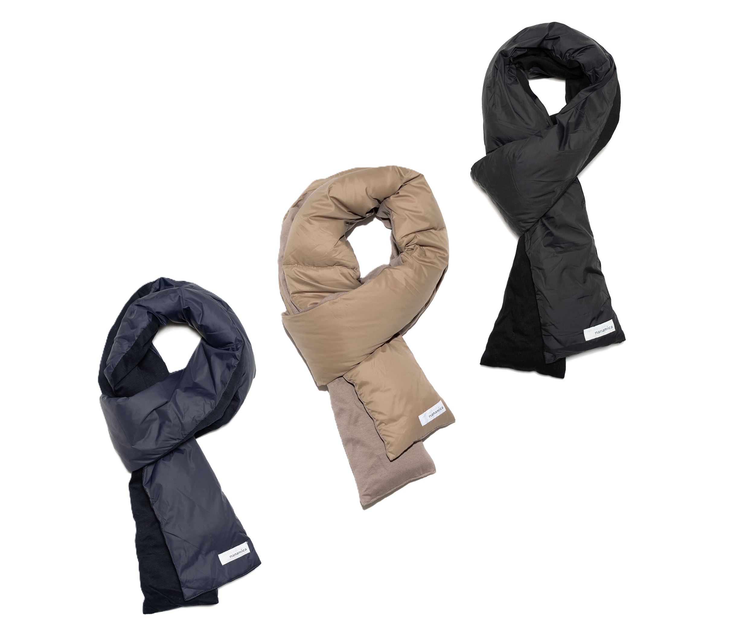 ダウンをスマートに着こなせる、ナナミカのゴアテックスコート