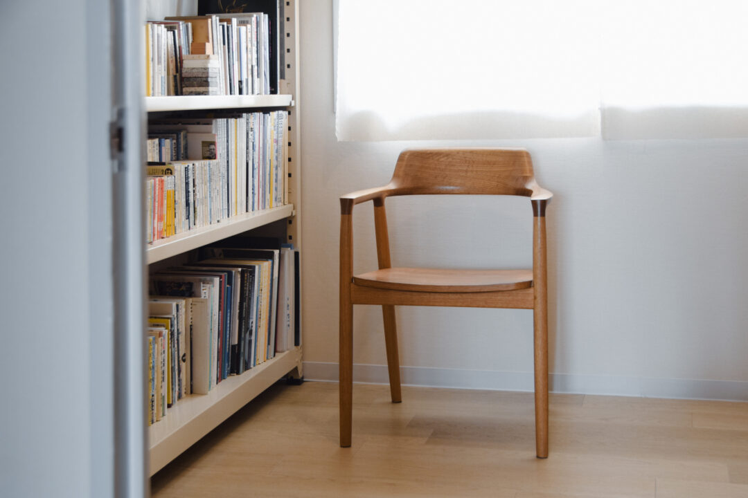 はじめの1脚】 01 一生をともに過ごすHIROSHIMAアームチェア | コラム