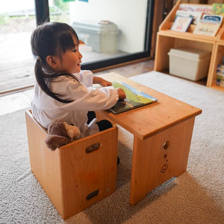 1歳お祝い家具セット｜絵本たて×変化いす×花テーブル｜国産木の子ども