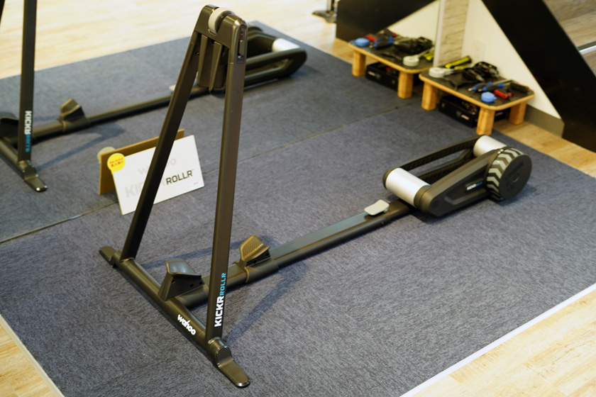 寒くなってきた今こそ、室内でローラー！！話題のwahoo KICKR 。当店は