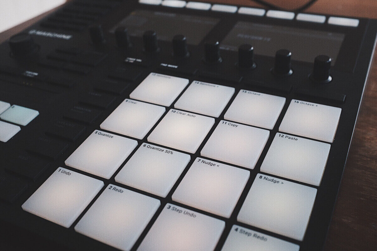 Maschine MK3 レビュー】楽器できない初心者でもDTMできるMIDI