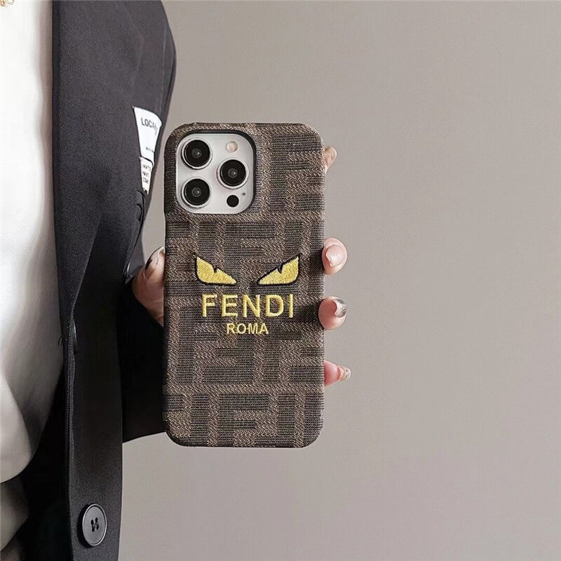 fendi アイ フォン16/16pro ケース モンスター フェンディ iphone15pro