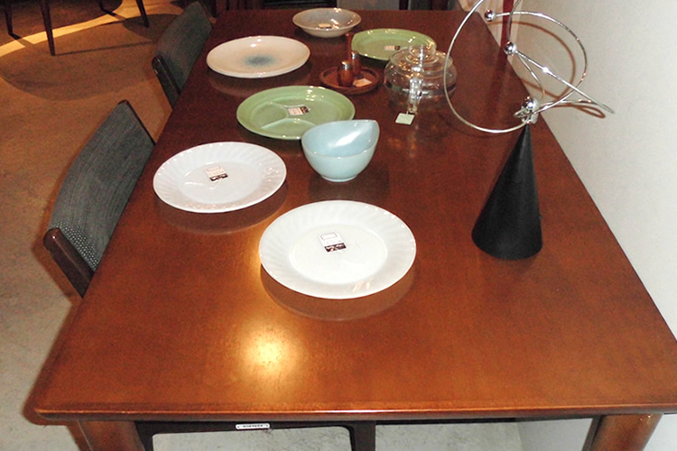 カリモク60 ダイニングテーブル1500（ウォールナット） | collect