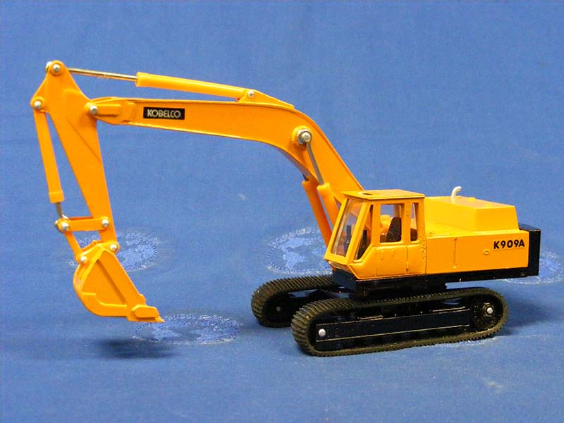 Buffalo Road Imports. Kobelco K909A track excavator CONSTRUCTION