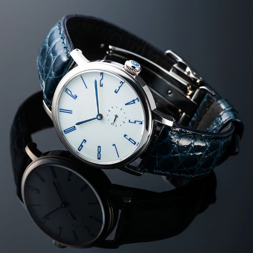 あらゆる高級腕時計との相性も抜群 4mm厚の高級感 と 高い耐久性で