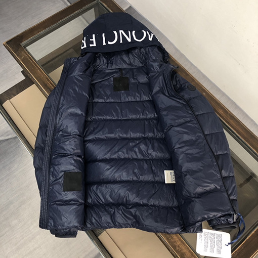 モンクレール ダウンコピー フード付きMONCLER ロゴプリント ダウン