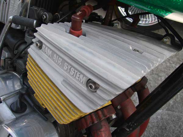 GT380 ヘッドカバー