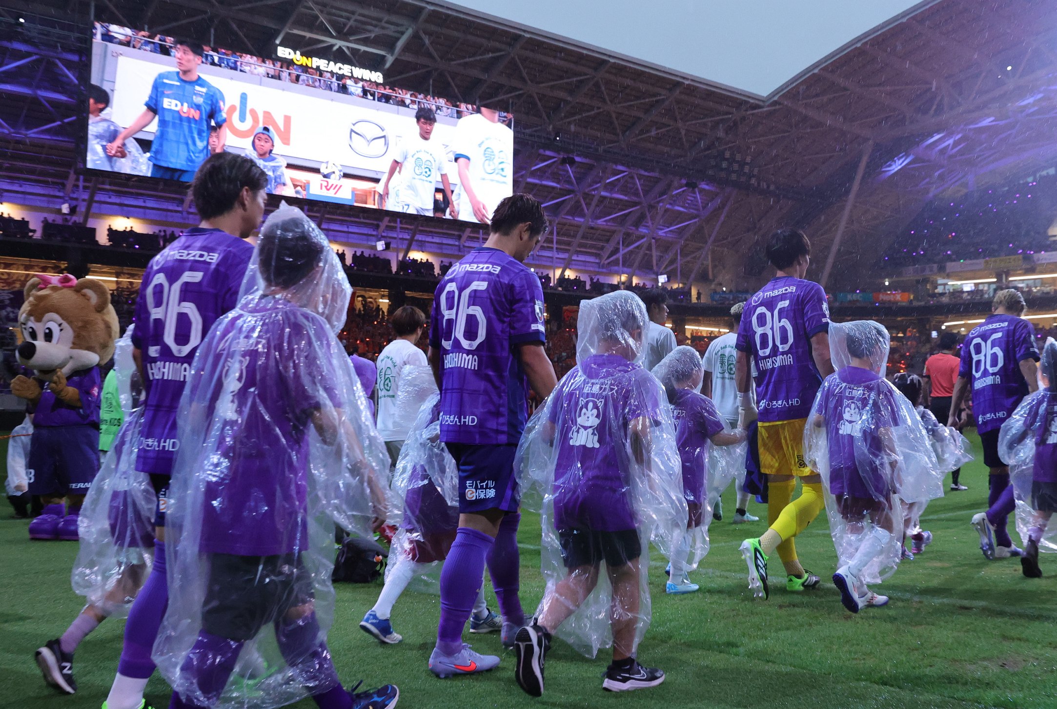 サンフレ、清水戦は「ピースマッチ」 「86」入りのユニホームとシャツ