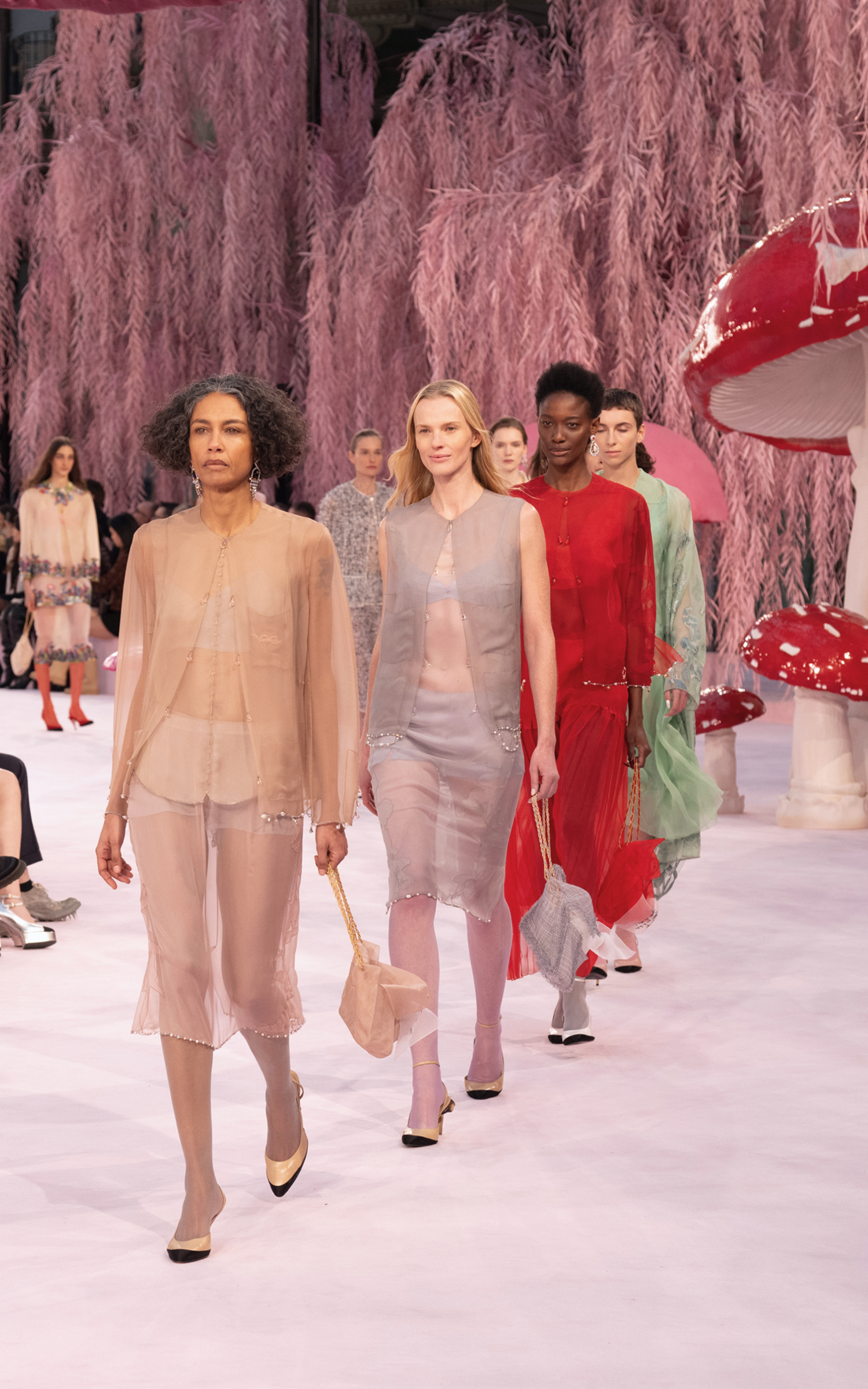 シャネル 公式サイト：CHANEL.COM - ファッション | CHANEL シャネル