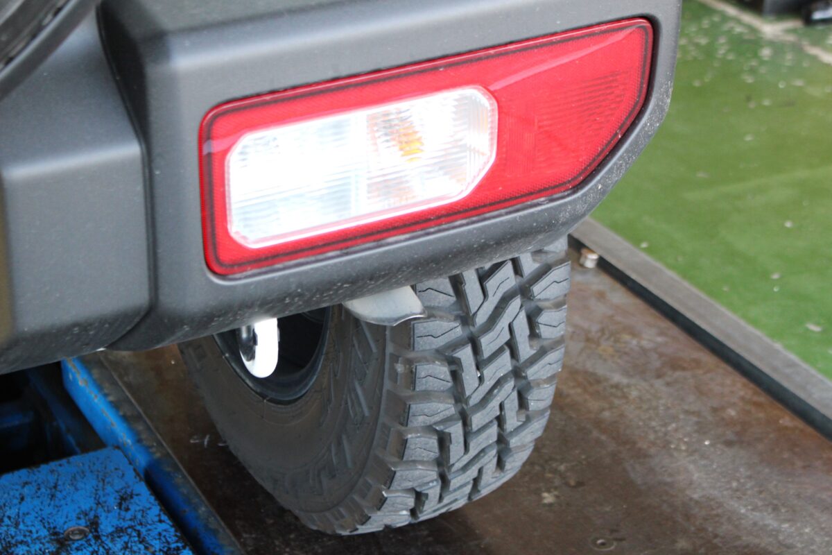 音量・音質UP を狙うならマフラー交換！JB64ジムニーにHKS リーガル